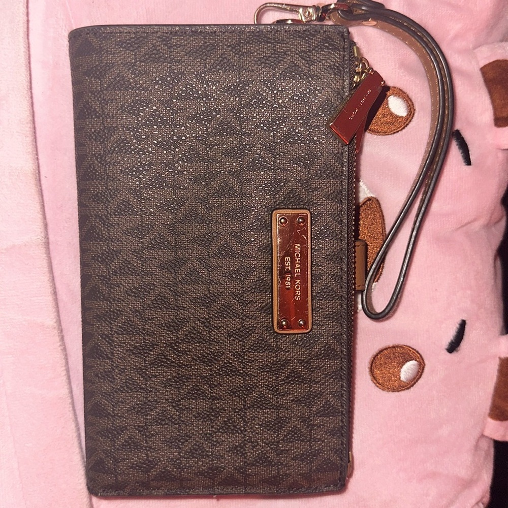 Micheal Kors brown wristlet
